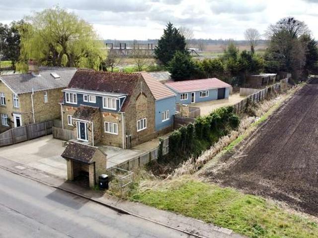 4 Bedroom Detached House