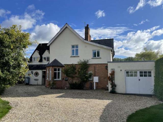 4 Bedroom Detached House