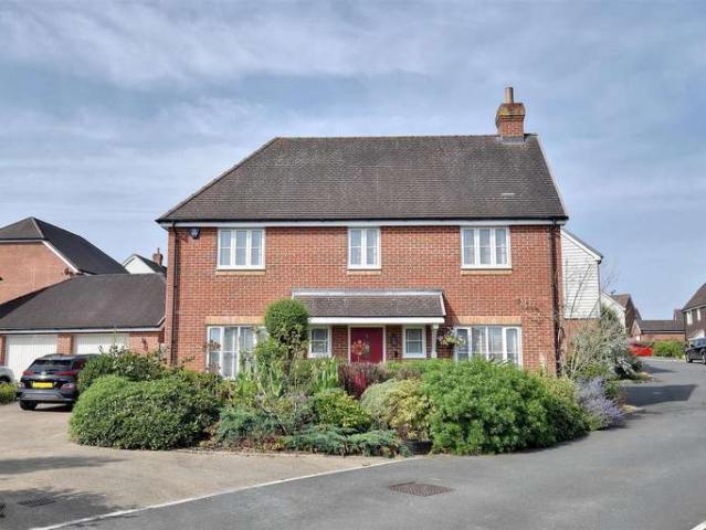 4 Bedroom Detached House