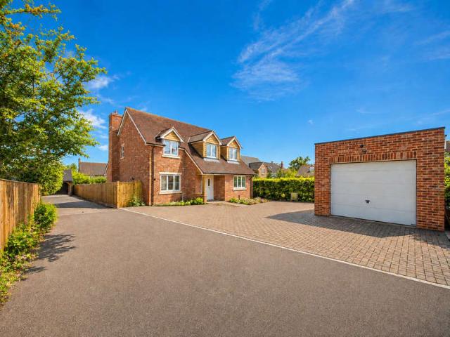 4 Bedroom Detached House