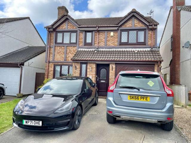 4 Bedroom Detached House
