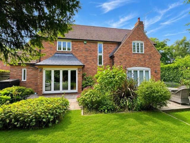 4 Bedroom Detached House