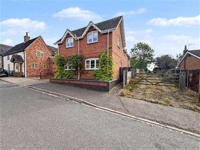 4 Bedroom Detached House