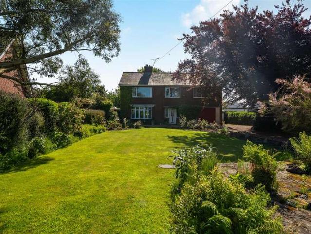 4 Bedroom Detached House