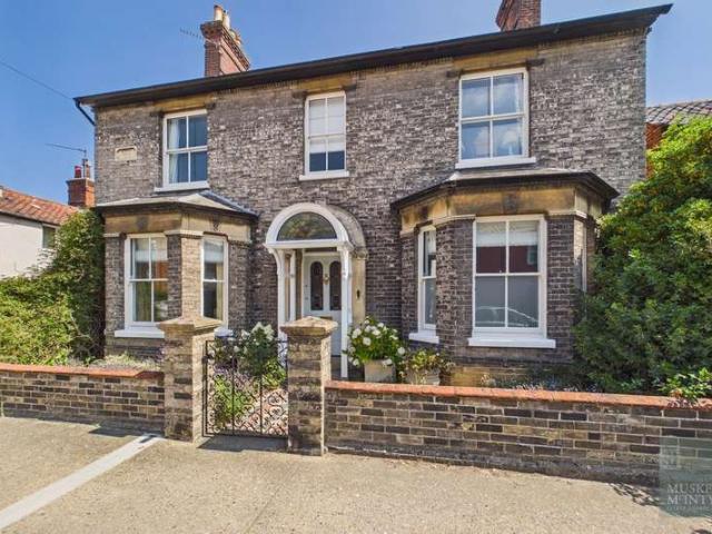 4 Bedroom Detached House