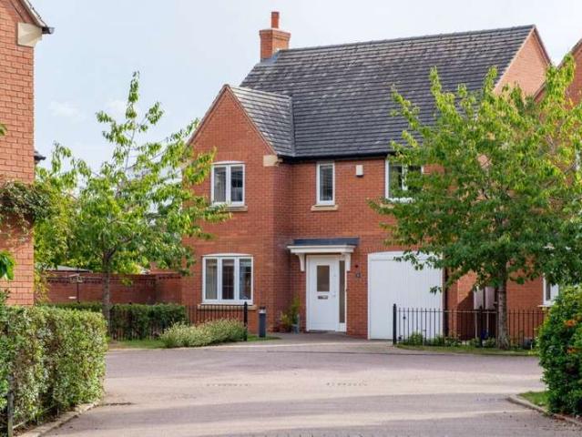 4 Bedroom Detached House