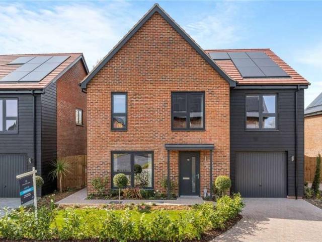 4 Bedroom Detached House