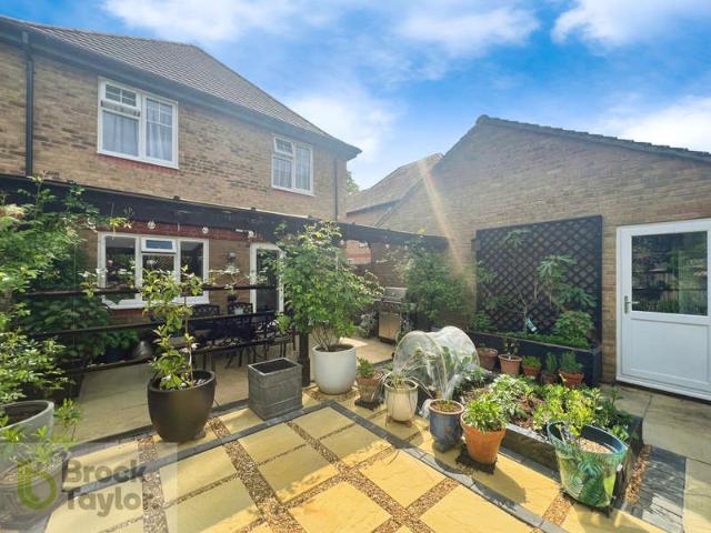 4 Bedroom Detached House