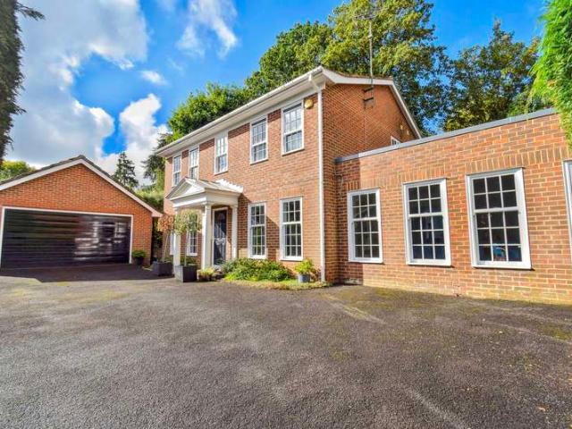 4 Bedroom Detached House