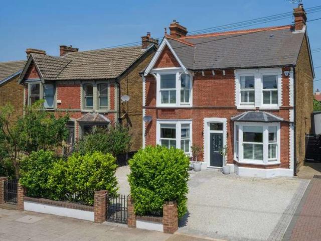 4 Bedroom Detached House