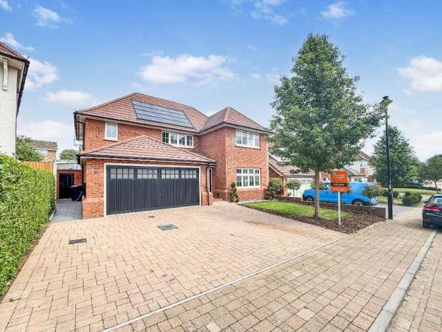 4 Bedroom Detached House