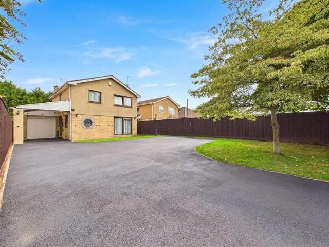 4 Bedroom Detached House