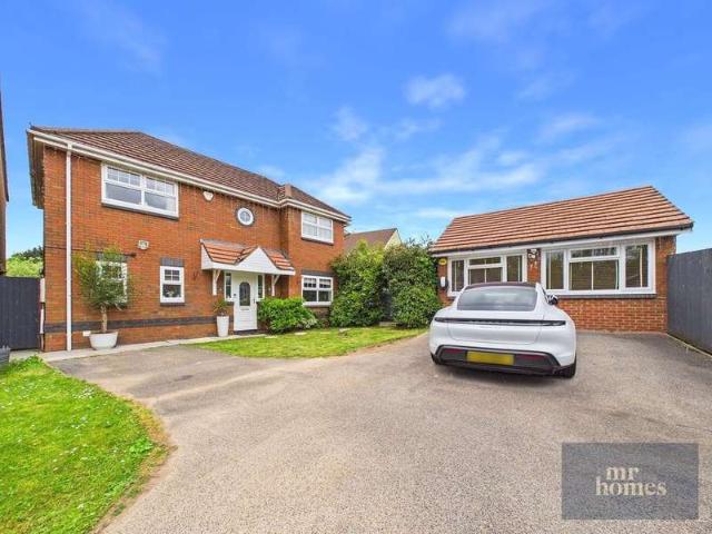 4 Bedroom Detached House