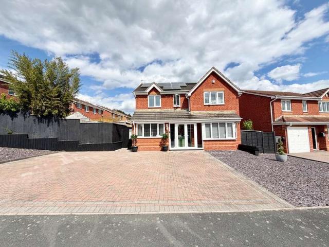 4 Bedroom Detached House