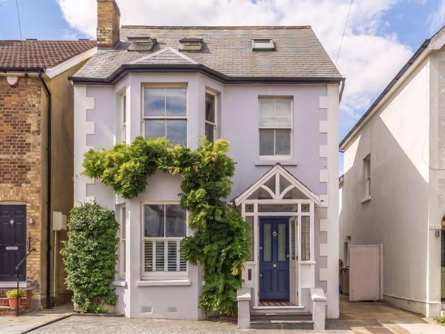 4 Bedroom Detached House