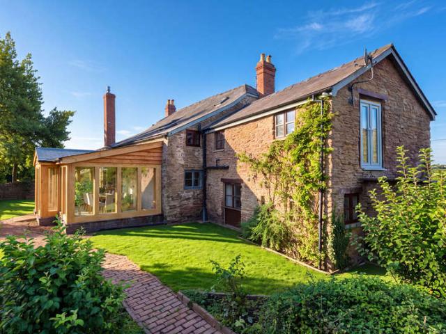 4 Bedroom Detached House