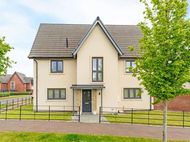 4 Bedroom Detached House