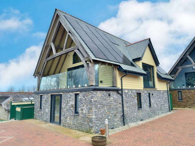 4 Bedroom Detached House
