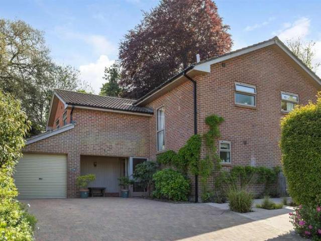 4 Bedroom Detached House