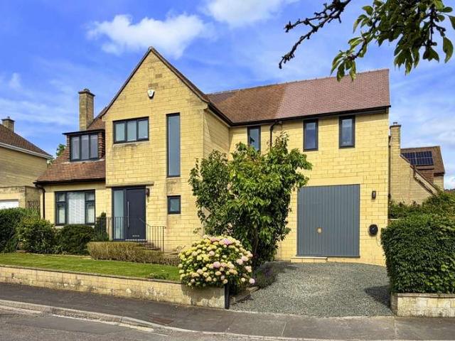 4 Bedroom Detached House