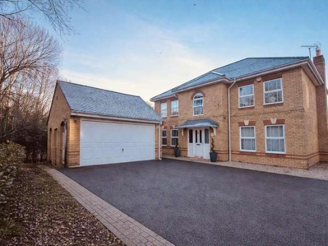 4 Bedroom Detached House