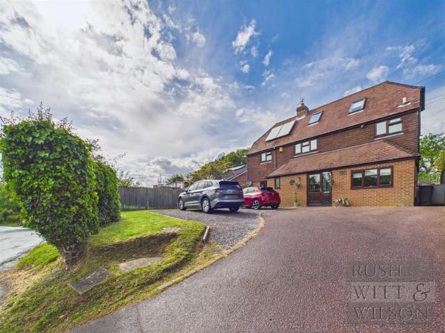 4 Bedroom Detached House