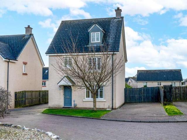 4 Bedroom Detached House