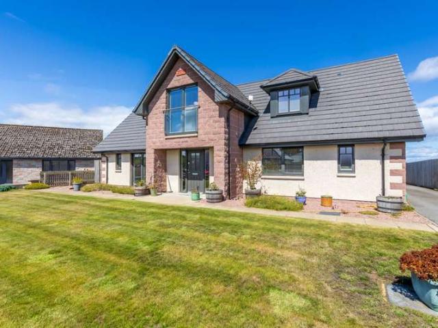4 Bedroom Detached House