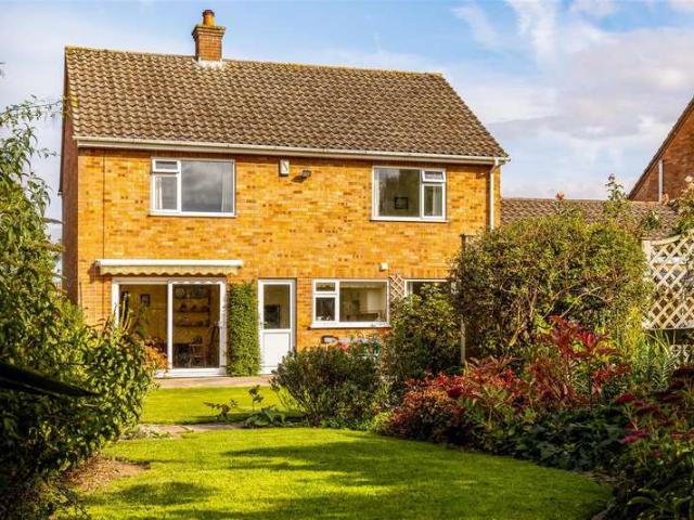 4 Bedroom Detached House