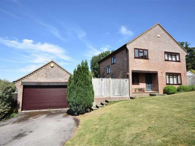 4 Bedroom Detached House