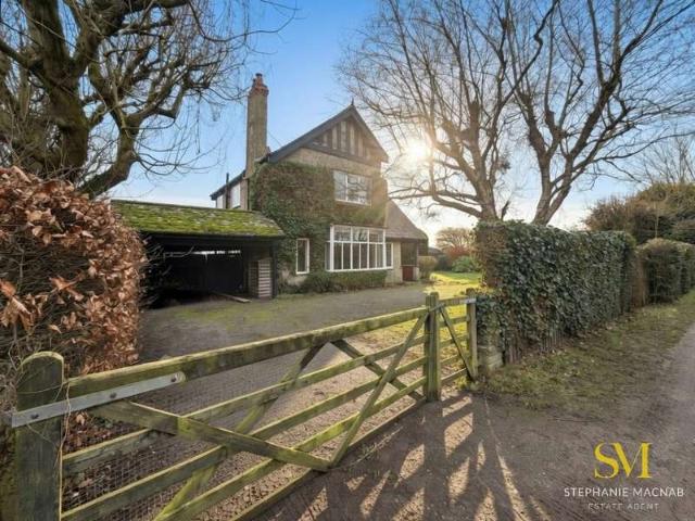 4 Bedroom Detached House