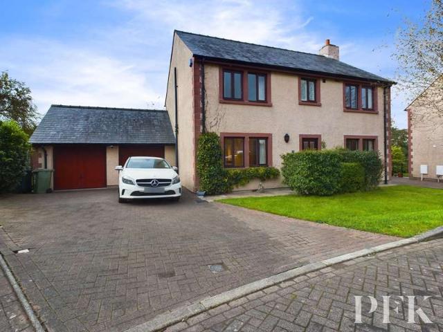 4 Bedroom Detached House