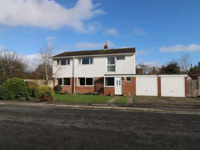 4 Bedroom Detached House