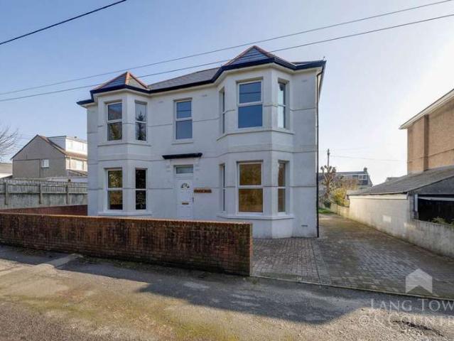 4 Bedroom Detached House