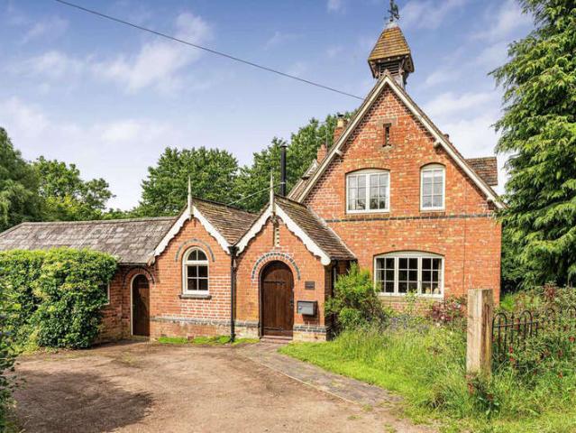 4 Bedroom Detached House