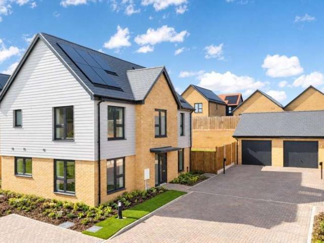 4 Bedroom Detached House