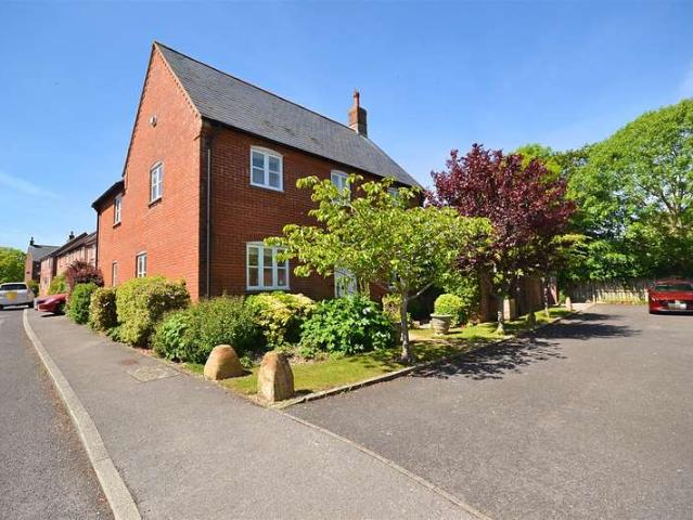 4 Bedroom Detached House