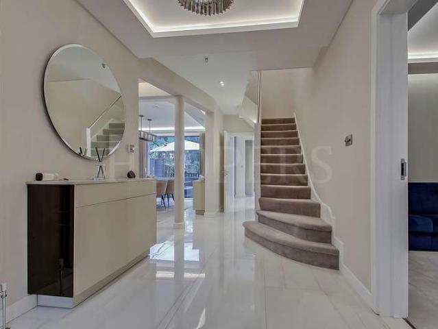 4 Bedroom Detached House