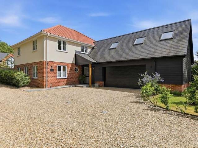 4 Bedroom Detached House