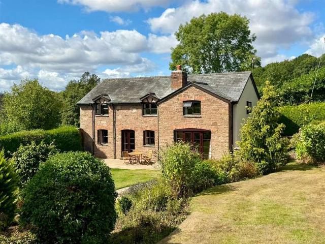 4 Bedroom Detached House