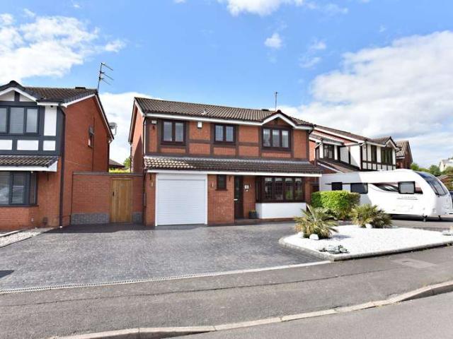 4 Bedroom Detached House