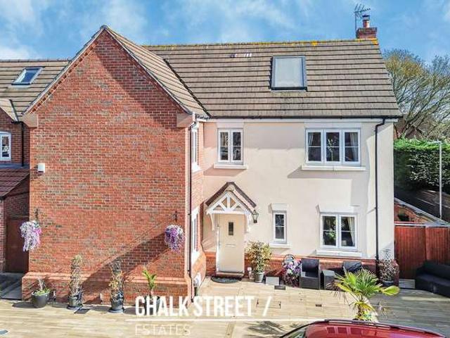 4 Bedroom Detached House