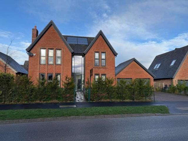 4 Bedroom Detached House