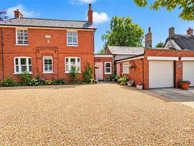4 Bedroom Detached House
