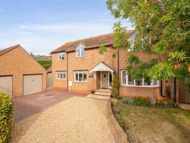 4 Bedroom Detached House
