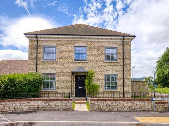 4 Bedroom Detached House