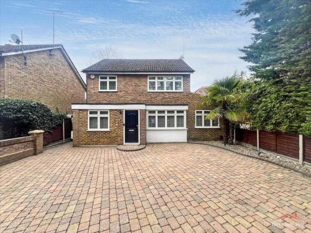 4 Bedroom Detached House