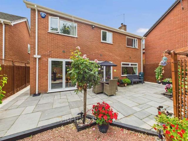 4 Bedroom Detached House