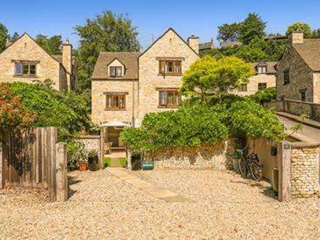4 Bedroom Detached House