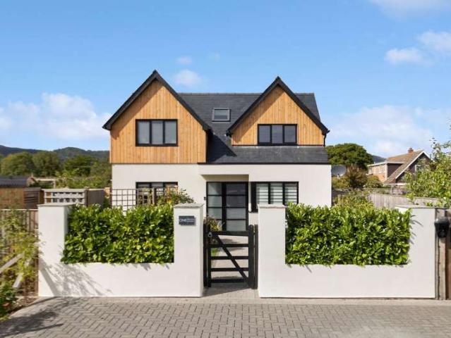 4 Bedroom Detached House